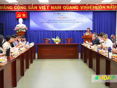 Toạ đàm về phòng ngừa và can thiệp tự sát ở trẻ em và thanh thiếu niên